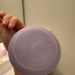 FOREO Purple LUNA™ 4 body
Cleanse, massage and exfoliate skin